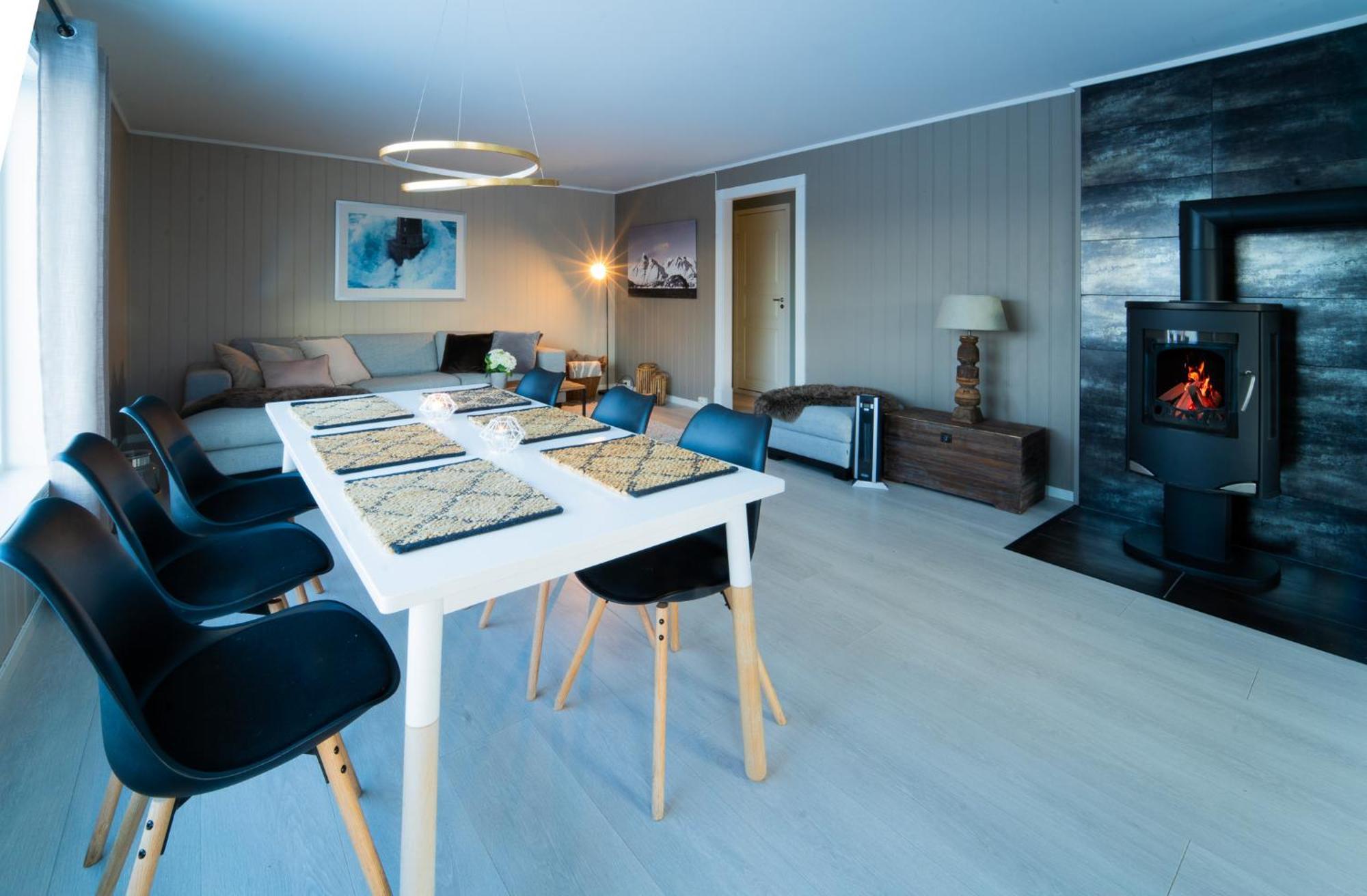 Holiday home Gabbrovegen 52