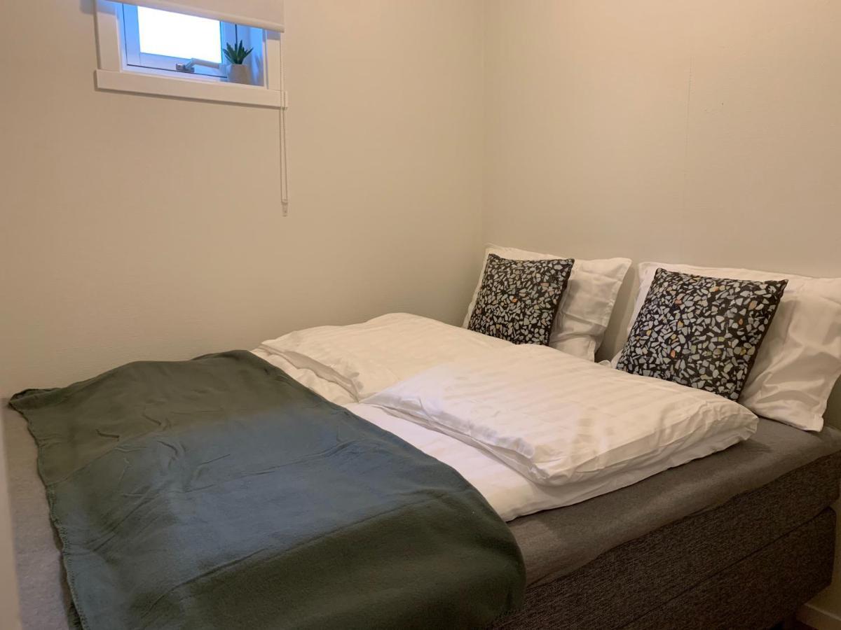 Five Apartment *